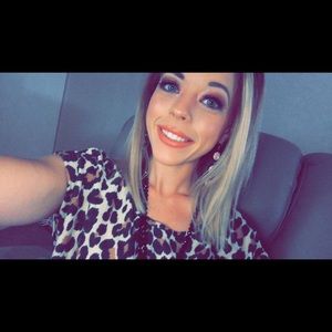 Meet your Posher, Em